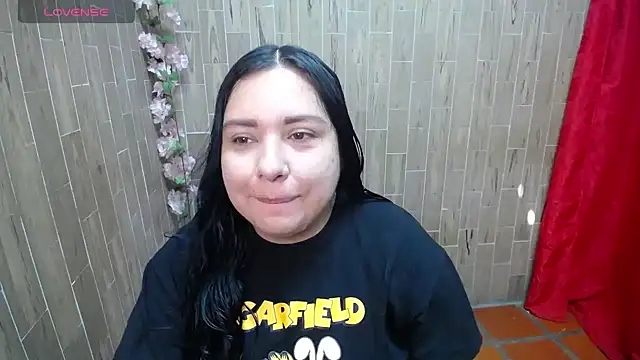 solyeria online show from September 21, 2025, 2:51 pm