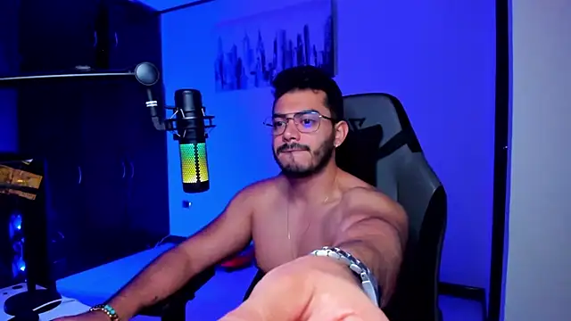 Snapshot of BrunoD31 chatting on October 13, 2025, 1:11 pm BrunoD31 online show from October 13, 2025, 1:11 pm