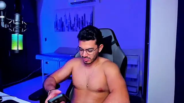 Snapshot of BrunoD31 chatting on October 18, 2025, 4:37 am BrunoD31 online show from October 18, 2025, 4:37 am