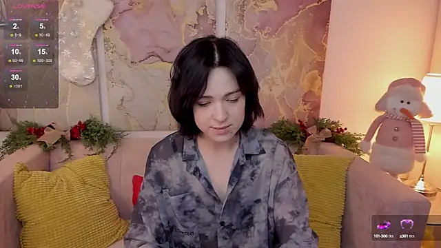 fiamoory online show from December 4, 2024, 7:39 am