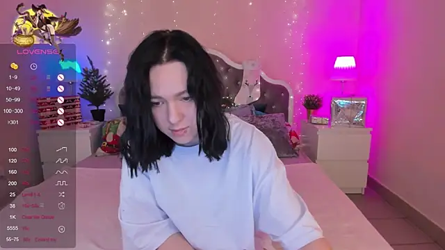 fiamoory online show from December 8, 2024, 4:57 am