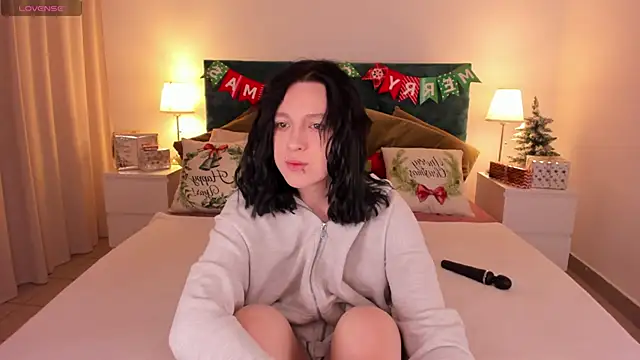 fiamoory online show from December 9, 2024, 1:18 am