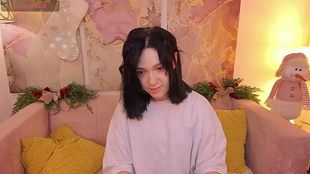 fiamoory online show from December 24, 2024, 4:33 am