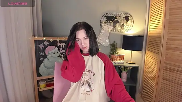 fiamoory online show from December 30, 2024, 4:53 am