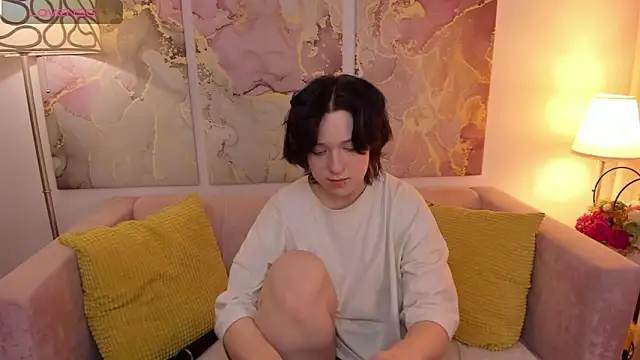 fiamoory online show from January 14, 2025, 7:48 am