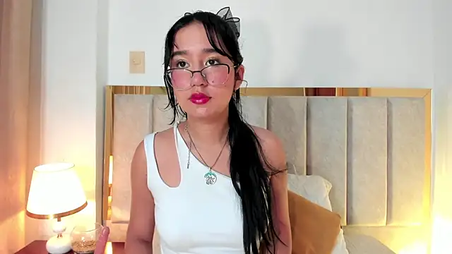 LaraGoldd online show from September 19, 2025, 12:34 am