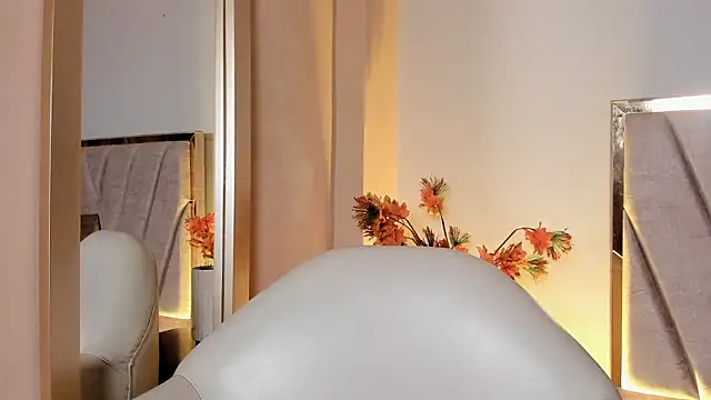 LaraGoldd online show from March 10, 2026, 12:48 am