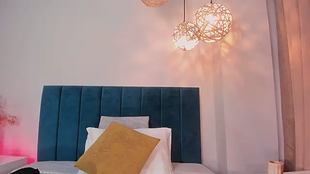 LaraGoldd online show from March 12, 2026, 12:39 am