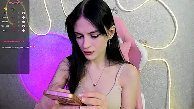 Molly Crystall online show from May 11, 2026, 2:50 am