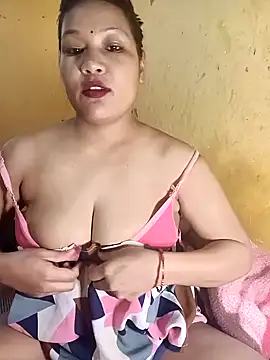 Snapshot of Radhikadavi879 chatting on January 12, 2025, 9:40 am Radhikadavi879 online show from January 12, 2025, 9:40 am