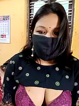 Snapshot of Radhikadavi879 chatting on February 28, 2025, 3:15 am Radhikadavi879 online show from February 28, 2025, 3:15 am