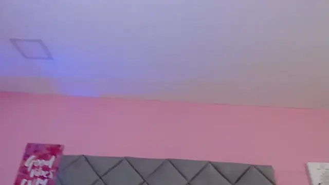 SaraSchmitt online show from February 8, 2025, 7:16 pm