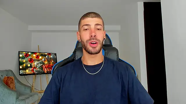 Guyinthemountain online show from December 9, 2024, 4:47 pm