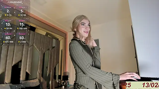 Snapshot of Avril_Naughty chatting on February 14, 2025, 5:19 am Avril Naughty online show from February 14, 2025, 5:19 am