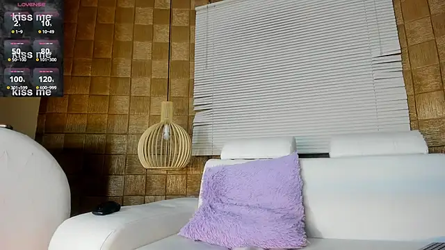 TOWERS21  online show from January 21, 2025, 8:43 pm