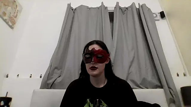 LexiSnowUK online show from December 13, 2025, 9:20 pm