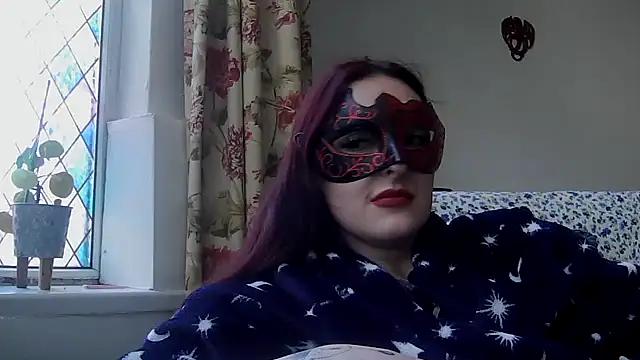 LexiSnowUK online show from April 22, 2026, 8:39 am