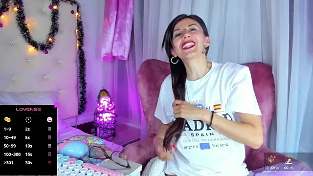  jade white  online show from December 17, 2024, 4:43 pm