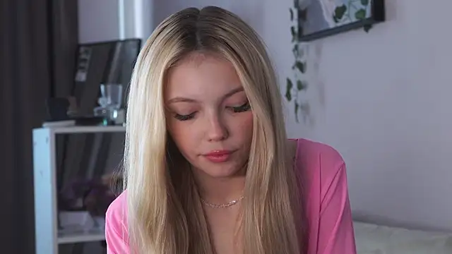 norakisses online show from June 10, 2026, 7:40 am