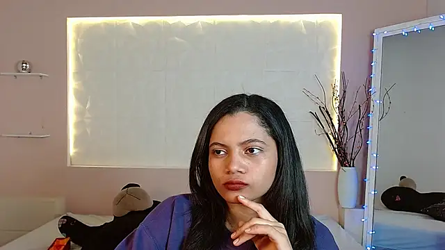Snapshot of PenelopeShine chatting on December 31, 2024, 10:26 am PenelopeShine online show from December 31, 2024, 10:26 am