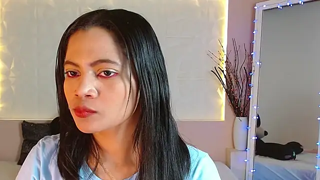 Snapshot of PenelopeShine chatting on January 3, 2025, 5:06 am PenelopeShine online show from January 3, 2025, 5:06 am