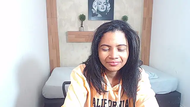 Snapshot of PenelopeShine chatting on January 12, 2025, 10:45 am PenelopeShine online show from January 12, 2025, 10:45 am