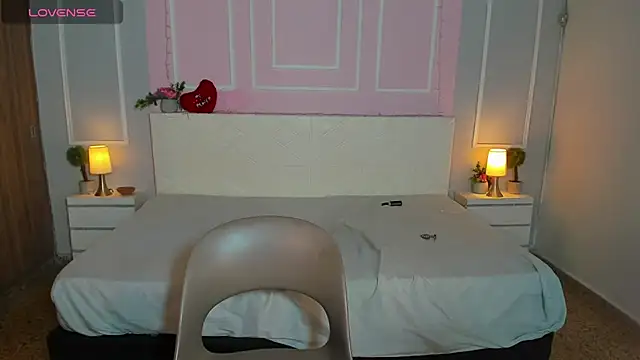 Snapshot of PenelopeShine chatting on January 15, 2025, 9:45 am PenelopeShine online show from January 15, 2025, 9:45 am