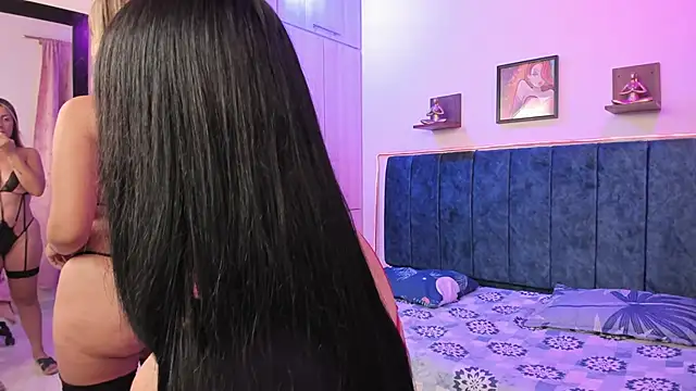 Julia Ahnn online show from January 28, 2025, 12:11 pm