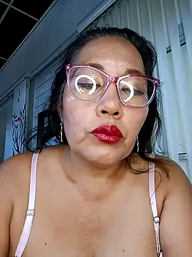 Snapshot of anniecoopeer chatting on January 8, 2025, 8:29 pm anniecoopeer online show from January 8, 2025, 8:29 pm