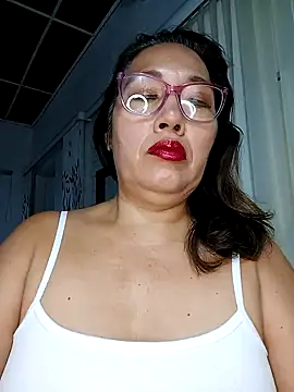 Snapshot of anniecoopeer chatting on January 10, 2025, 11:43 am anniecoopeer online show from January 10, 2025, 11:43 am