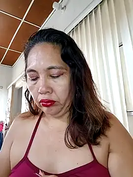 Snapshot of anniecoopeer chatting on January 13, 2025, 12:24 pm anniecoopeer online show from January 13, 2025, 12:24 pm