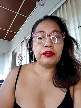 Snapshot of anniecoopeer chatting on January 15, 2025, 12:36 pm anniecoopeer online show from January 15, 2025, 12:36 pm