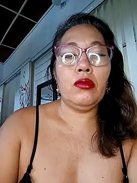 Snapshot of anniecoopeer chatting on January 25, 2025, 4:03 pm anniecoopeer online show from January 25, 2025, 4:03 pm