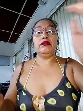Snapshot of anniecoopeer chatting on February 4, 2025, 6:38 pm anniecoopeer online show from February 4, 2025, 6:38 pm