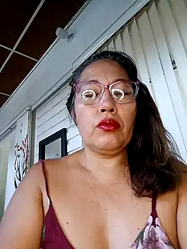 Snapshot of anniecoopeer chatting on February 5, 2025, 3:52 pm anniecoopeer online show from February 5, 2025, 3:52 pm