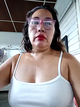 Snapshot of anniecoopeer chatting on February 12, 2025, 3:49 pm anniecoopeer online show from February 12, 2025, 3:49 pm