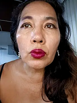 Snapshot of anniecoopeer chatting on February 18, 2025, 4:16 pm anniecoopeer online show from February 18, 2025, 4:16 pm