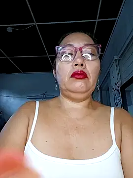 Snapshot of anniecoopeer chatting on February 21, 2025, 12:28 pm anniecoopeer online show from February 21, 2025, 12:28 pm