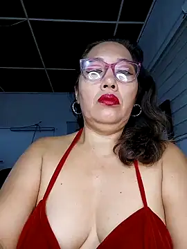 Snapshot of anniecoopeer chatting on February 22, 2025, 1:24 pm anniecoopeer online show from February 22, 2025, 1:24 pm