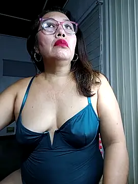 Snapshot of anniecoopeer chatting on February 24, 2025, 11:09 pm anniecoopeer online show from February 24, 2025, 11:09 pm