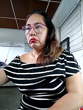 Snapshot of anniecoopeer chatting on March 4, 2025, 3:26 pm anniecoopeer online show from March 4, 2025, 3:26 pm
