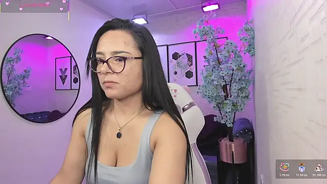 Snapshot of Tiara_rr chatting on February 13, 2026, 3:46 am Tiara rr online show from February 13, 2026, 3:46 am