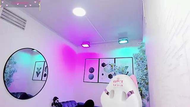 Snapshot of Tiara_rr chatting on March 20, 2026, 3:22 am Tiara rr online show from March 20, 2026, 3:22 am