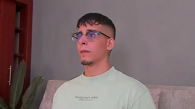 Snapshot of iamcamiloo_ chatting on December 14, 2024, 4:23 am iamcamiloo  online show from December 14, 2024, 4:23 am