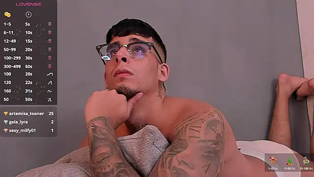 Snapshot of iamcamiloo_ chatting on December 27, 2024, 9:32 pm iamcamiloo  online show from December 27, 2024, 9:32 pm