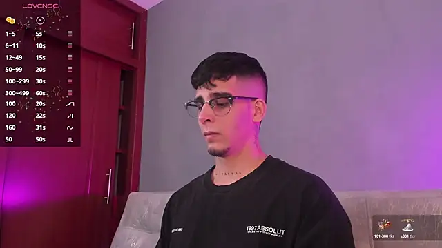 Snapshot of iamcamiloo_ chatting on January 11, 2025, 4:16 am iamcamiloo  online show from January 11, 2025, 4:16 am