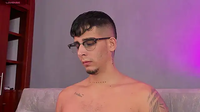 Snapshot of iamcamiloo_ chatting on January 13, 2025, 11:19 am iamcamiloo  online show from January 13, 2025, 11:19 am