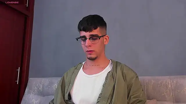 Snapshot of iamcamiloo_ chatting on January 14, 2025, 10:17 am iamcamiloo  online show from January 14, 2025, 10:17 am