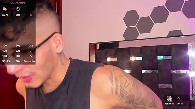 Snapshot of iamcamiloo_ chatting on February 8, 2025, 11:13 pm iamcamiloo  online show from February 8, 2025, 11:13 pm