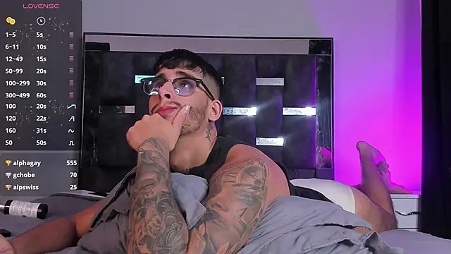 Snapshot of iamcamiloo_ chatting on February 26, 2025, 7:09 am iamcamiloo  online show from February 26, 2025, 7:09 am